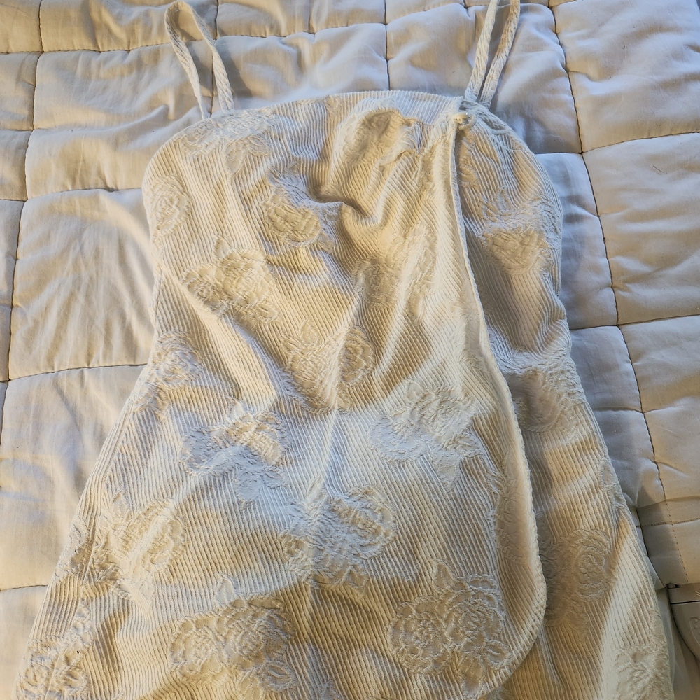 Elegant White Vintage Floral Dress With Attatched Undies